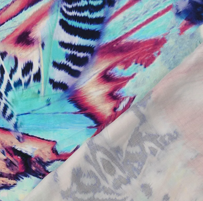 Viscose blauw/roze met dierenprint